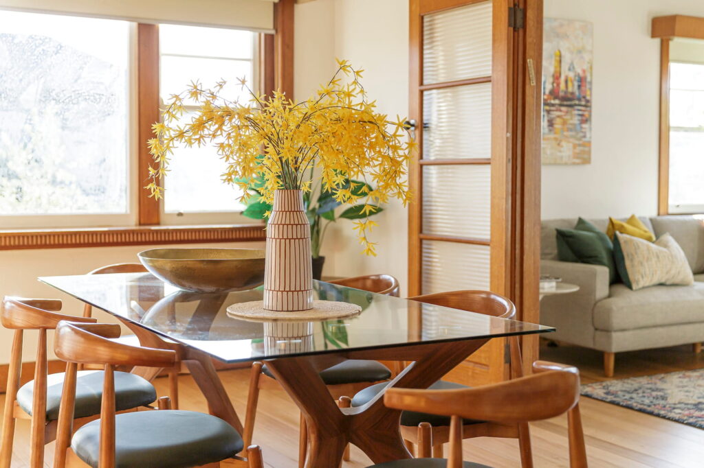 An example of a mid-century modern dining room.